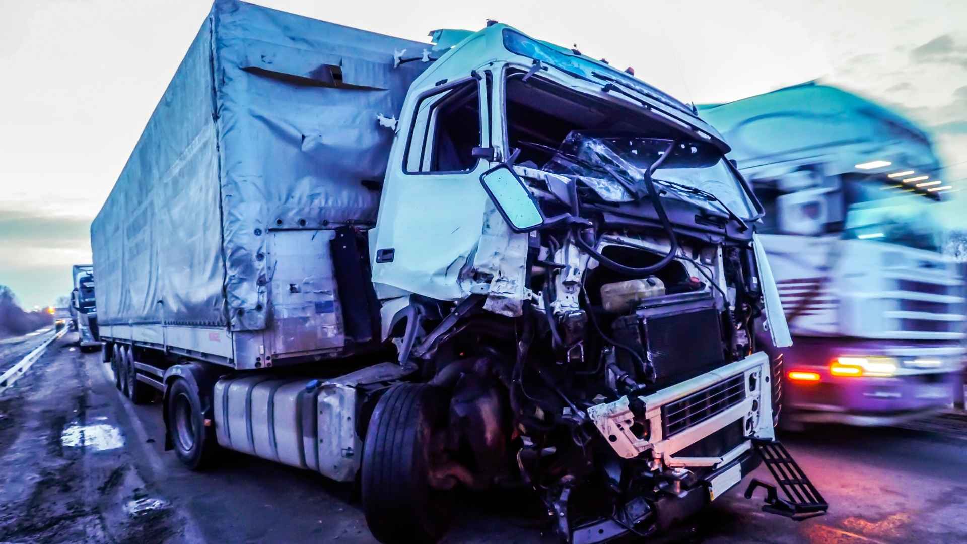 What Should I Do At The Scene Of A Truck Accident